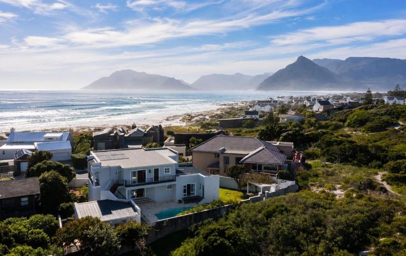 4 Bedroom Property for Sale in Kommetjie Western Cape